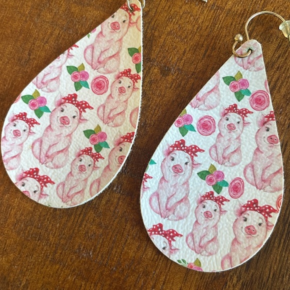 Jewelry - Pig with Bandanna Earrings